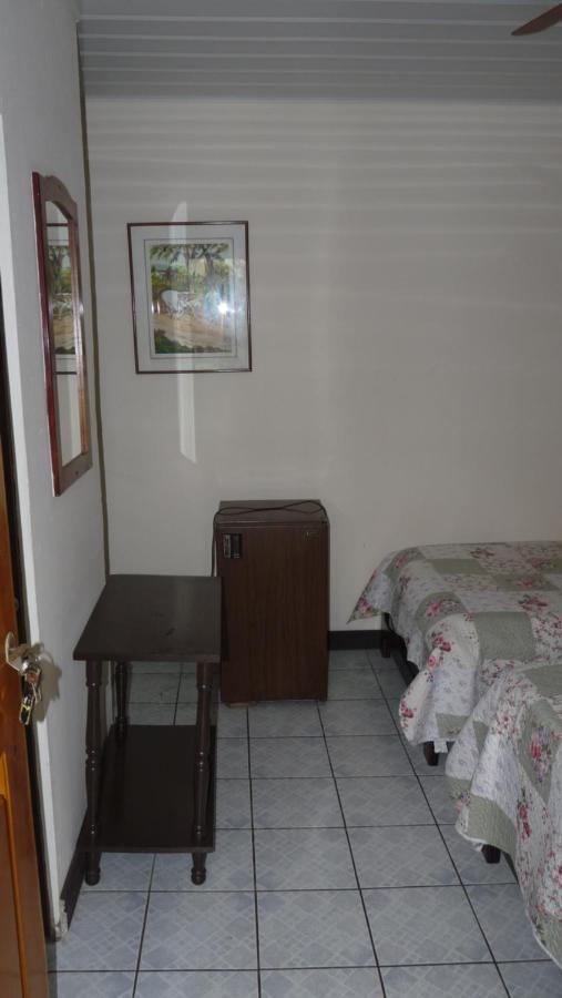 Hotel Arboleda Quepos Esterno foto